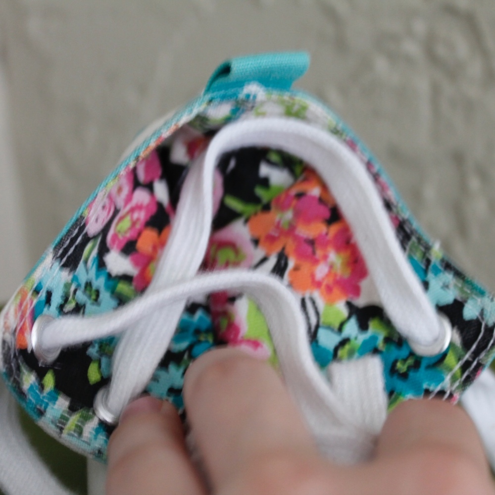 4/$20 Aeropostale blue and white striped high tops - Picture 3 of 7